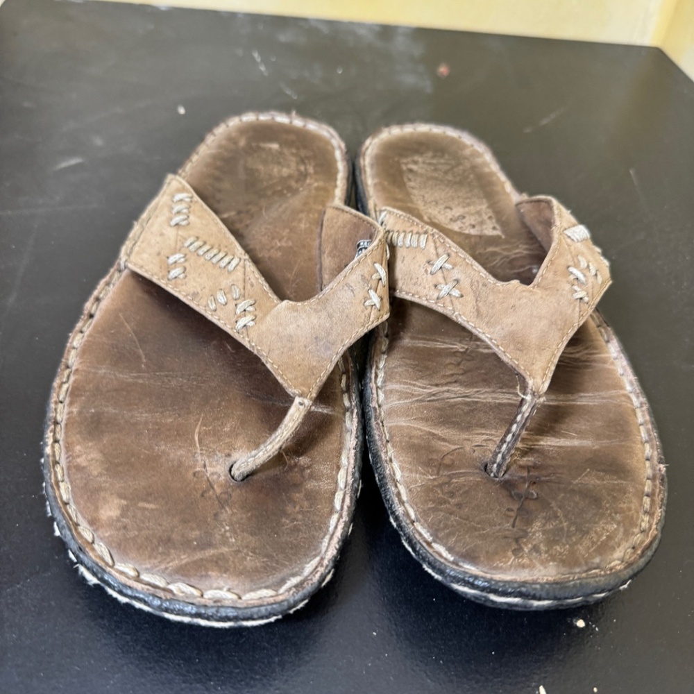 Keen Thong Sandals Womens Size 9.5 Beige Leather Beach Vacation Summer - Picture 2 of 9
